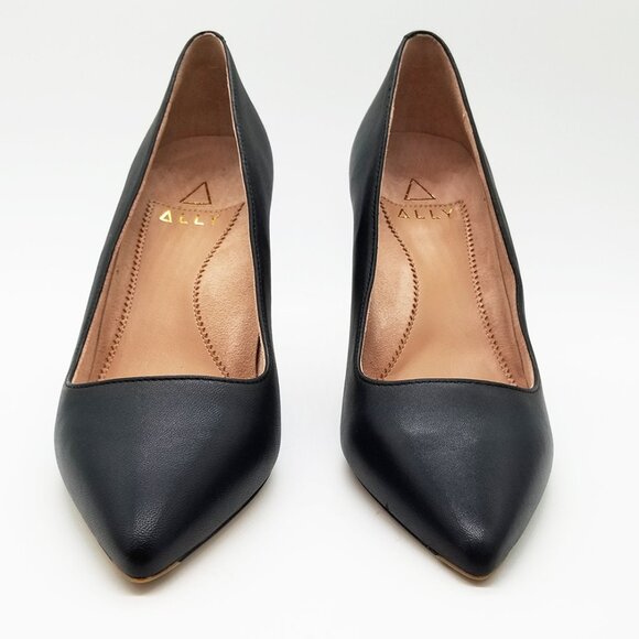 Sleek Black Leather Heels - Picture 6 of 16